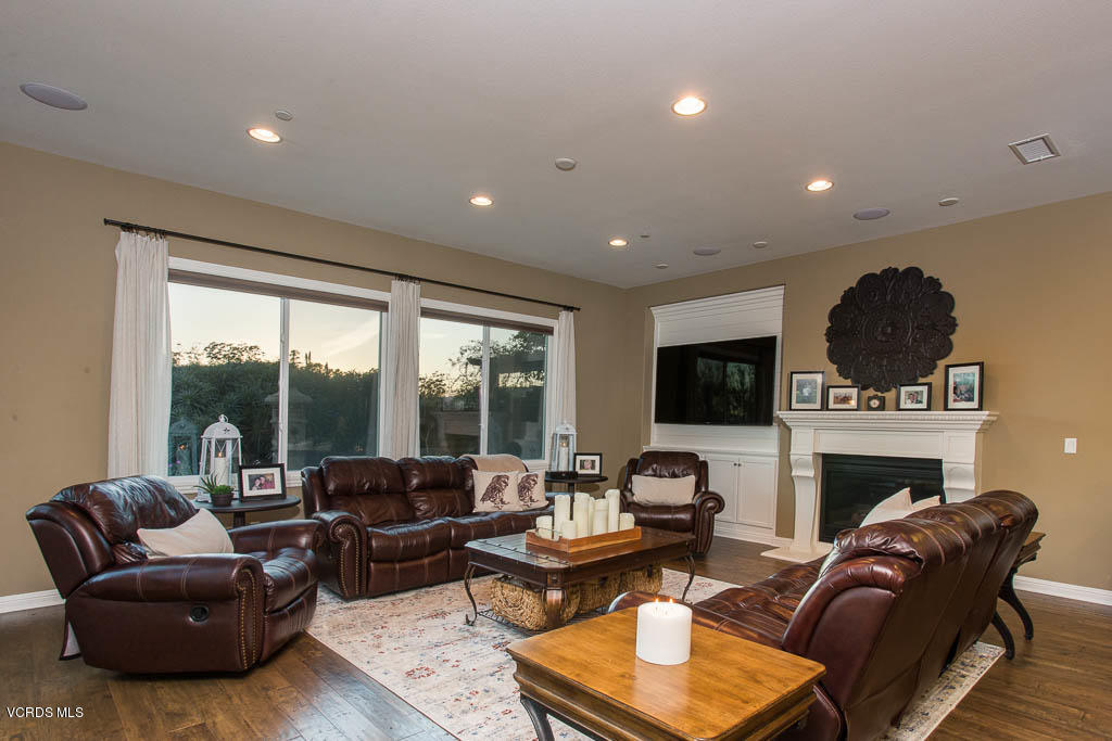7265 Range View Circle Moorpark, CA 93021 - Photo 10 of 67 7265 Range View Cir - HsHProd-40