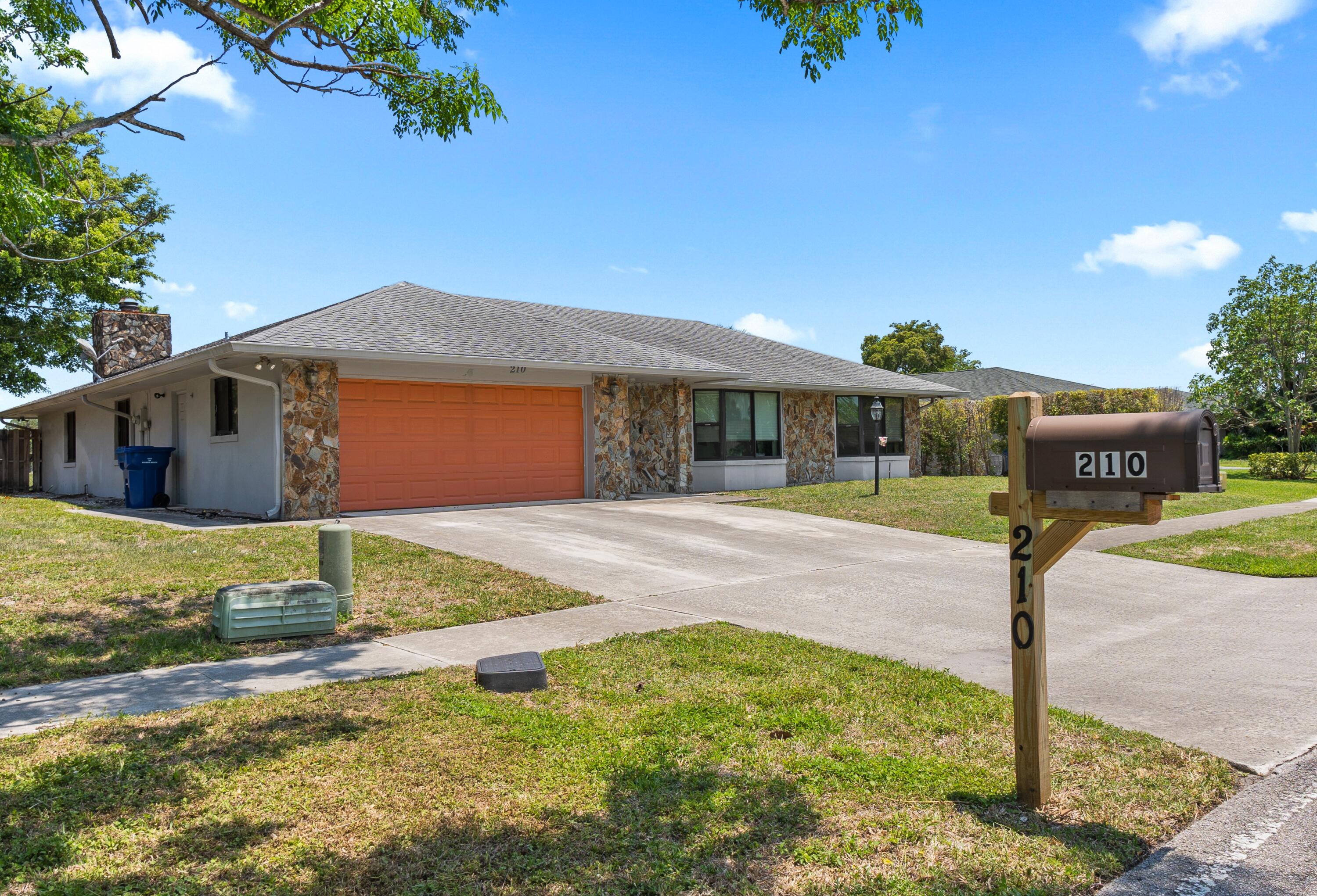 210 Lochmore Road Riviera Beach, FL 33407 - Photo 3 of 36 DSC09950
