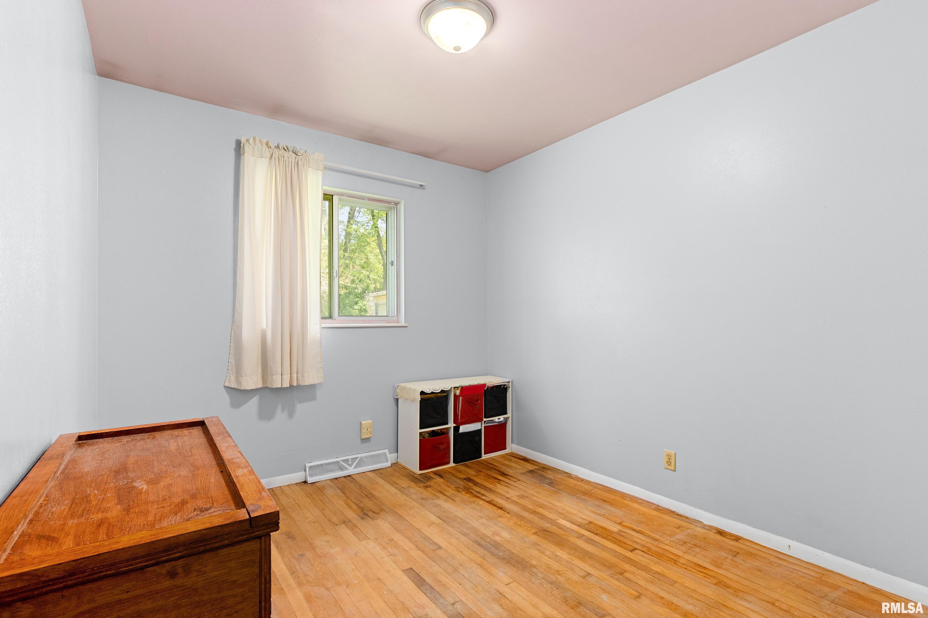 6206 North Randwick Road Peoria, IL 61615 - Photo 16 of 36