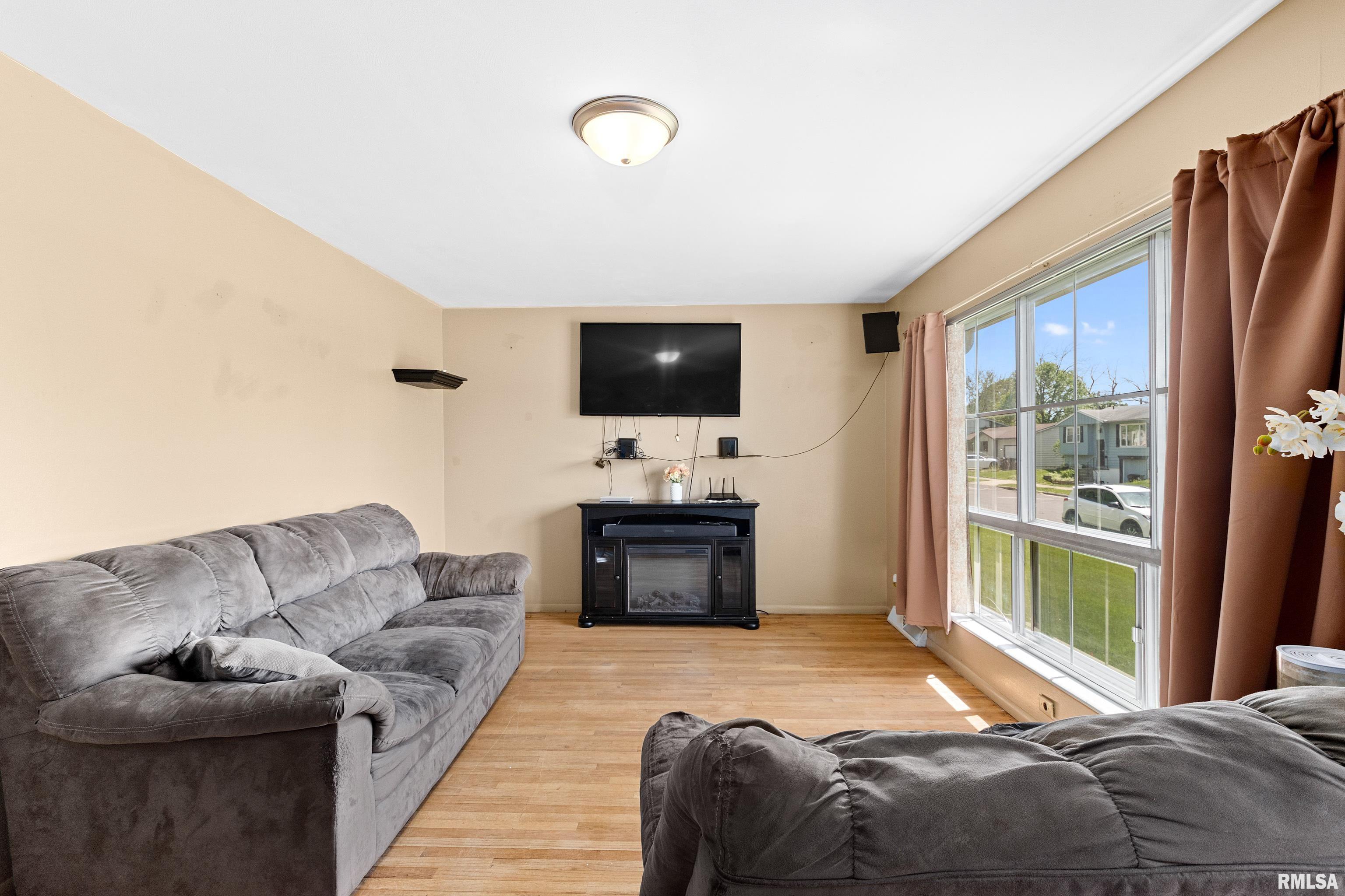 6206 North Randwick Road Peoria, IL 61615 - Photo 8 of 36