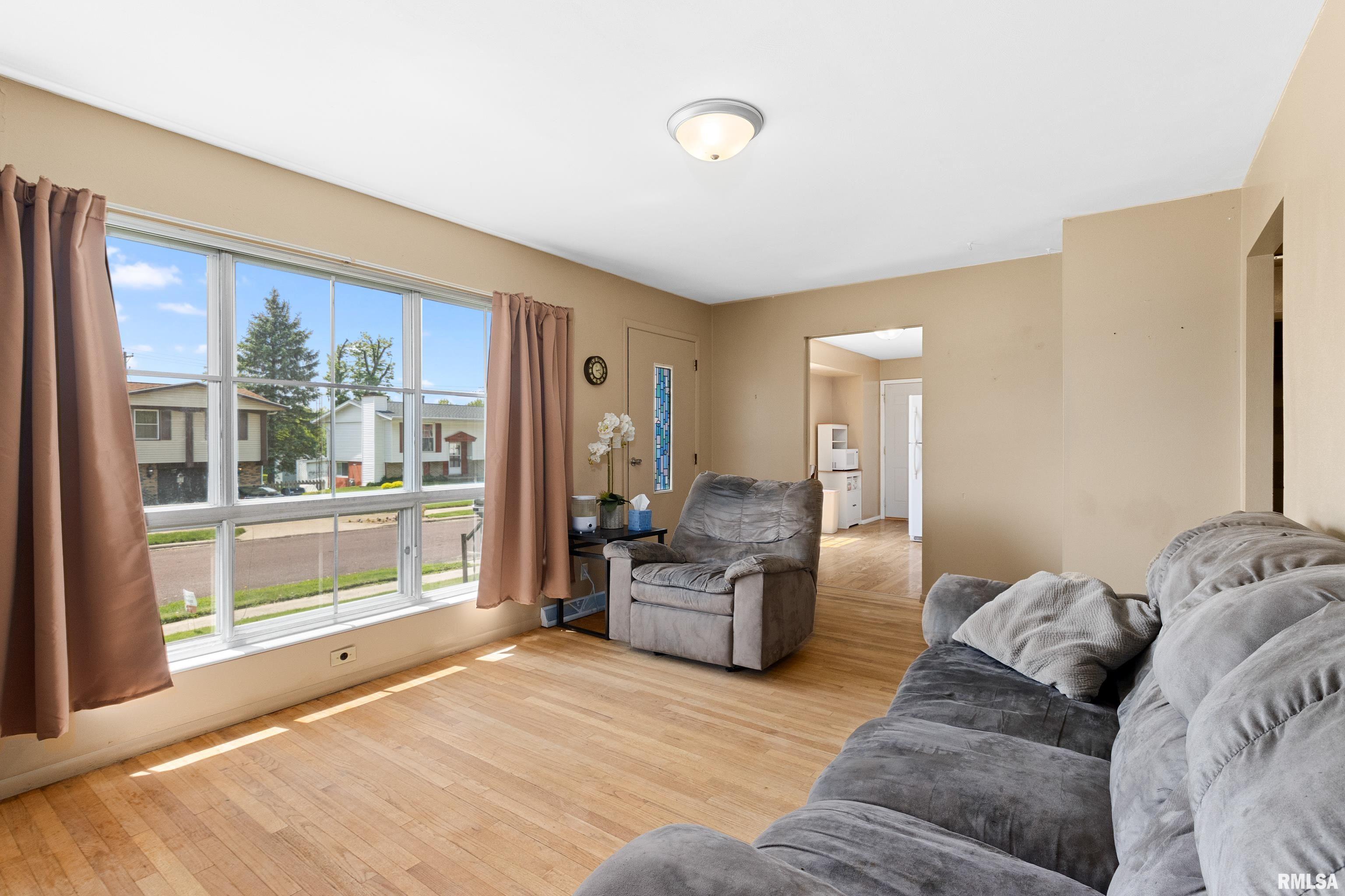 6206 North Randwick Road Peoria, IL 61615 - Photo 9 of 36