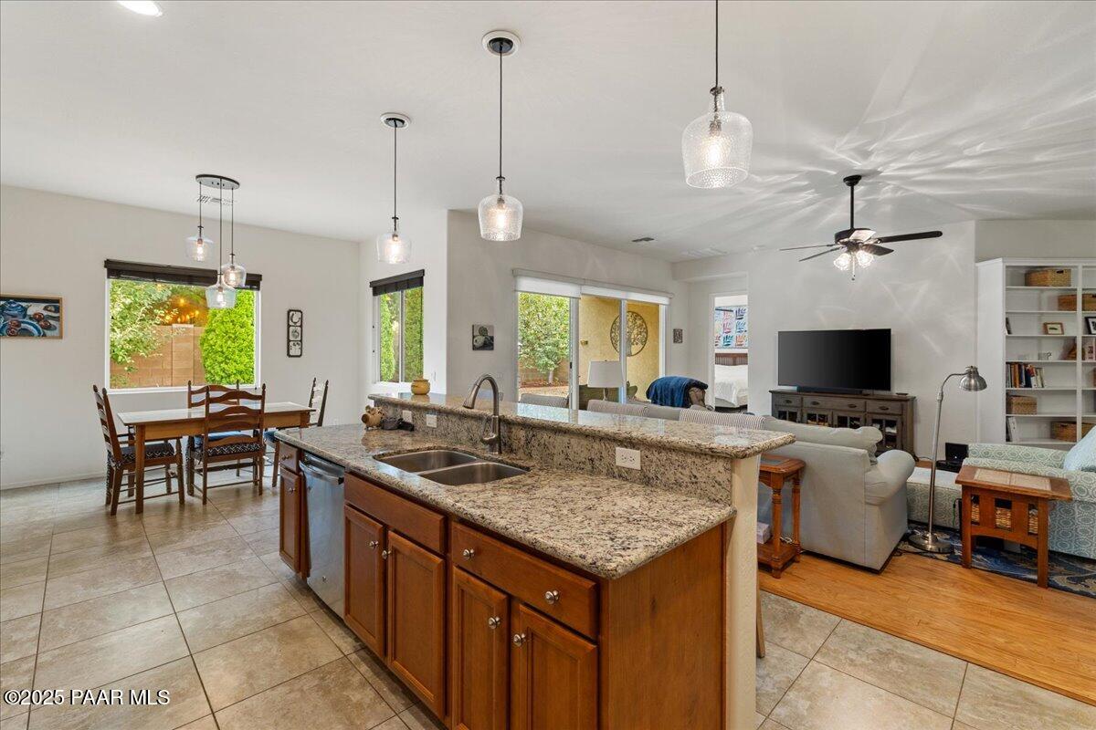 13021 East Gonzalez Street Dewey, AZ 86327 - Photo 8 of 27 Kitchen