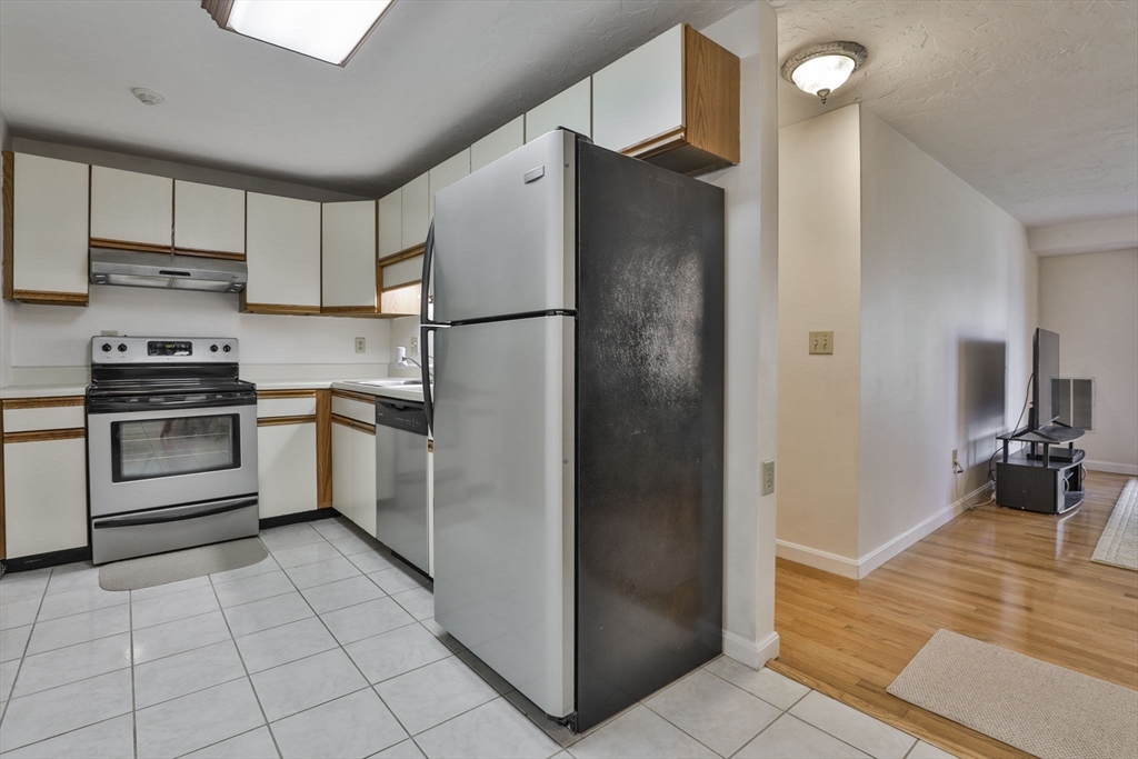 189 Littleton Road, Unit 62 Chelmsford, MA 01824 - Photo 4 of 23 Gallery Image 4