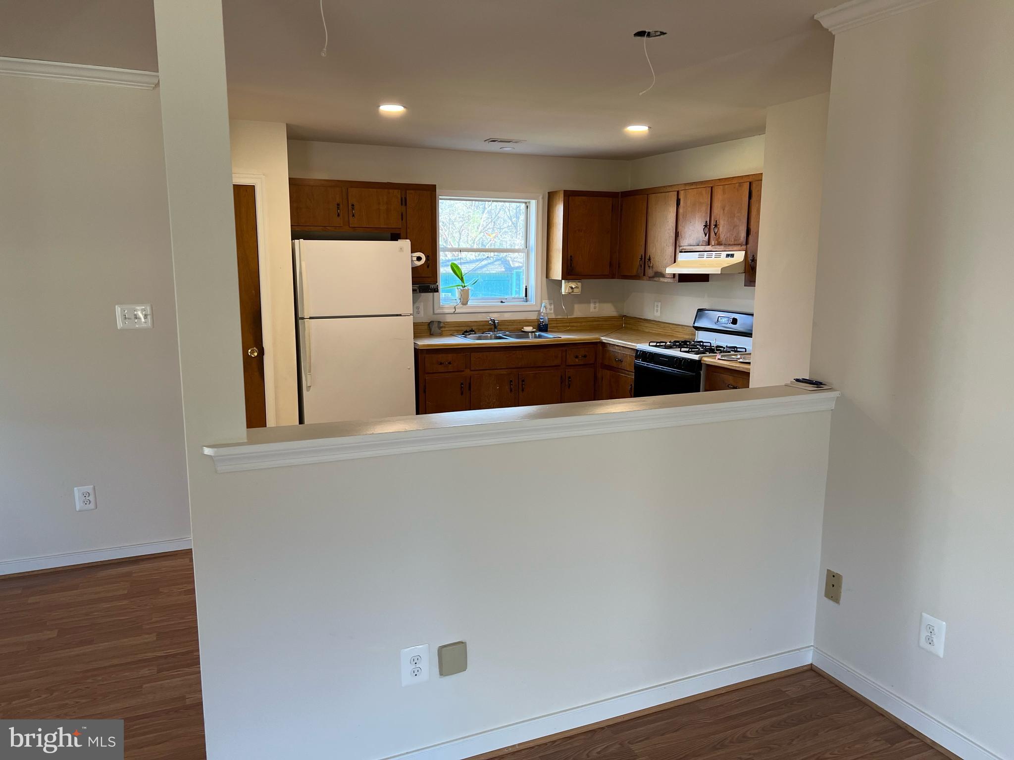 8307 Kines Road Warrenton, VA 20187 - Photo 27 of 46 Living Room looking toward Kitchen.