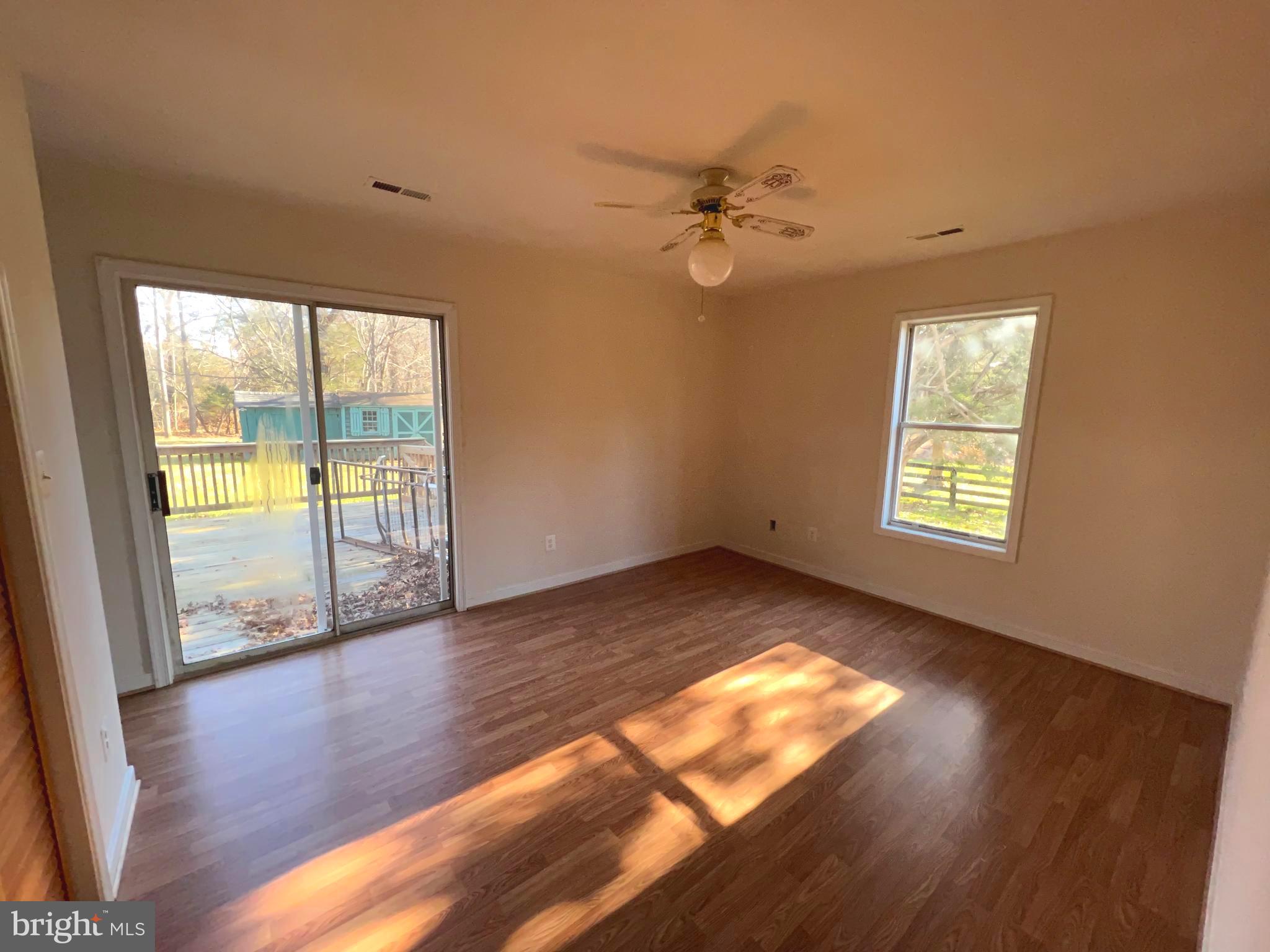 8307 Kines Road Warrenton, VA 20187 - Photo 5 of 46 Main Bedroom w/Full Bath. Sliding Doors to Deck.