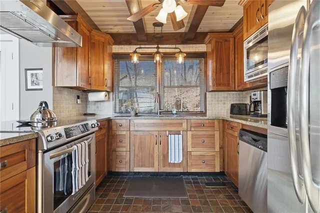 $525,000 | 1300 Quail Cove Drive, Jasper, GA 30143