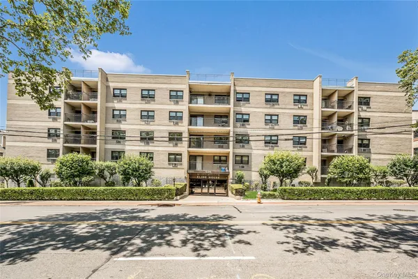 $2,895 | 505 White Plains Road, Unit 3D, Eastchester, NY 10709