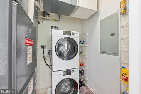 $599,900 | 400 Cameron Station Boulevard, Unit 202, Alexandria, VA 22304
