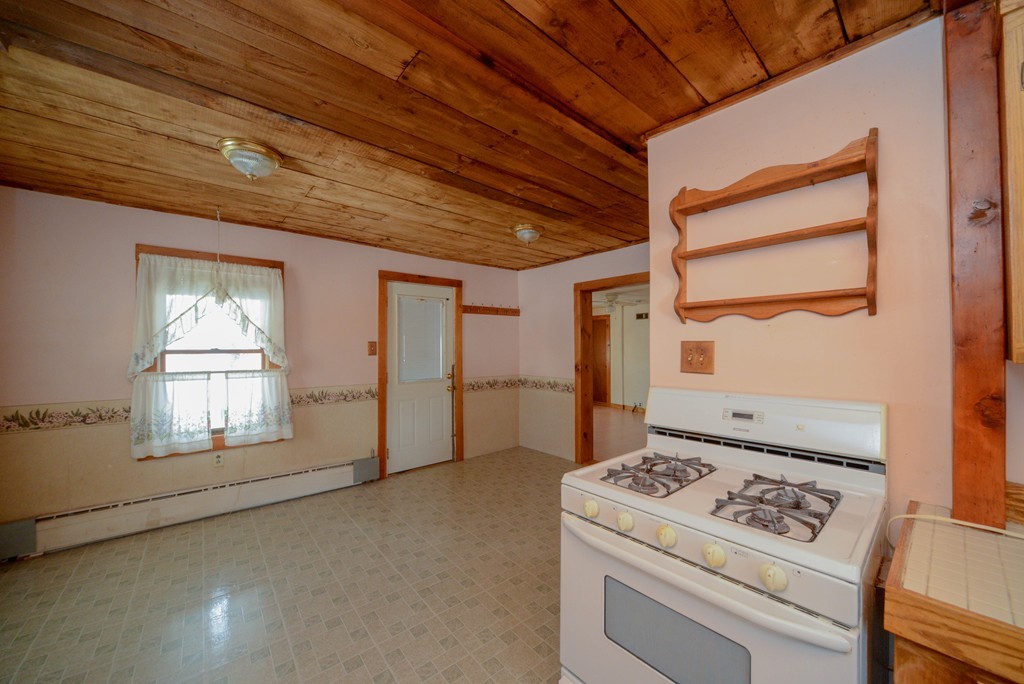 31 Rice Street Marlborough, MA 01752 - Photo 5 of 20