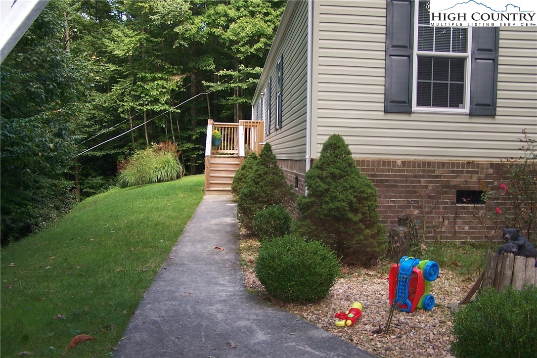 543 Laurel Fork Road Vilas, NC 28692 - Photo 3 of 24 Gallery Image 3