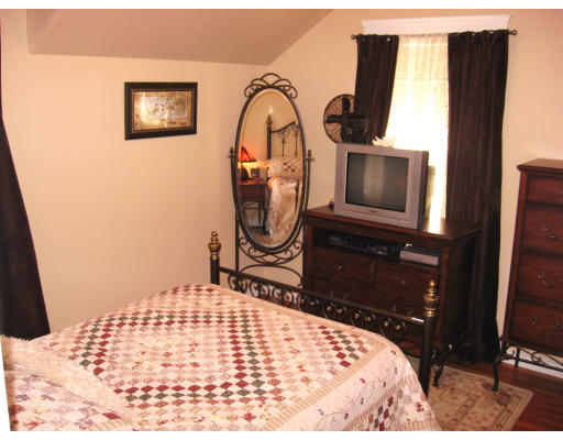 73 Nowell Road Melrose, MA 02176 - Photo 3 of 14 Gallery Image 3
