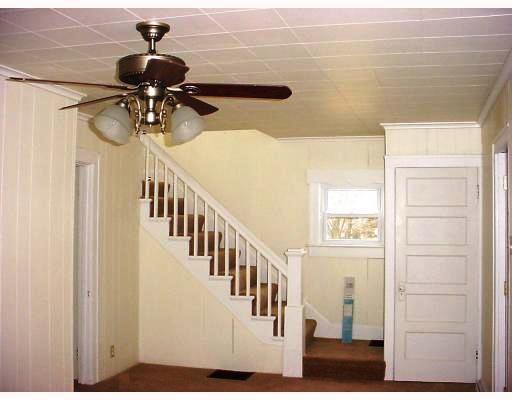 4303 Mitchell Road New Castle, PA 16105 - Photo 6 of 7 Entry/Foyer.