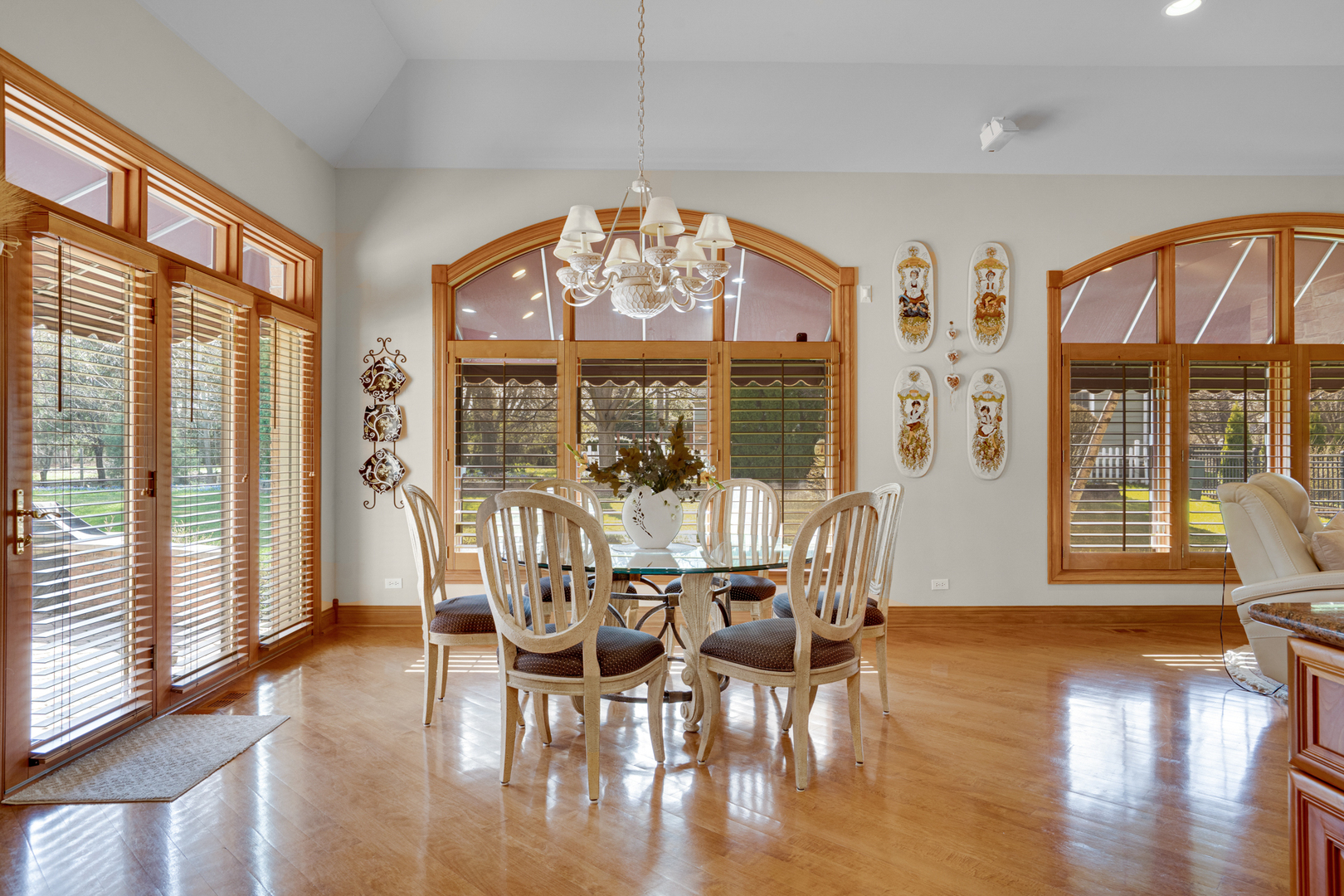 61 Overlook Drive Golf, IL 60029 - Photo 13 of 34