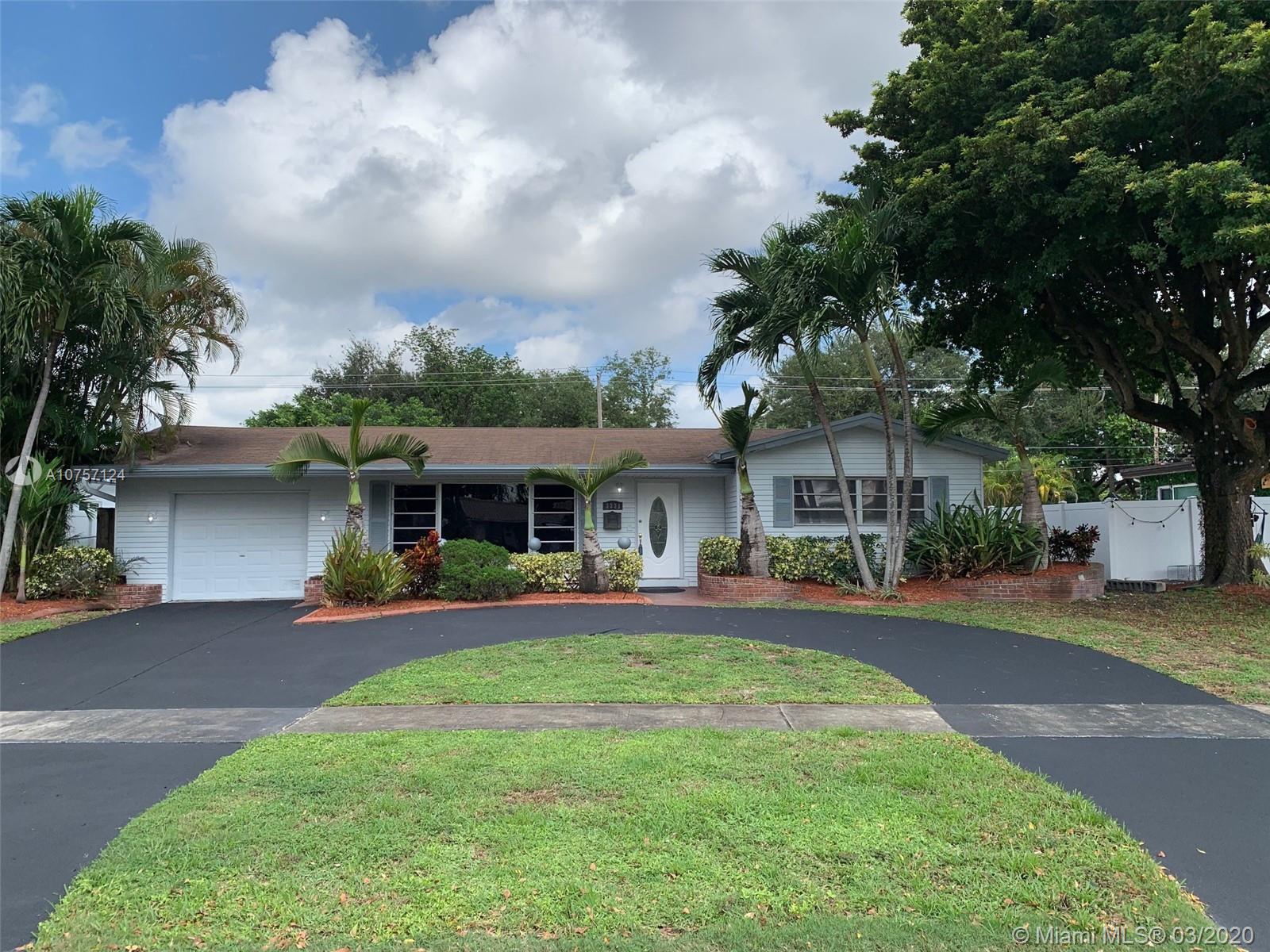 3331 West Park Road Hollywood, FL 33021 - Photo 2 of 10