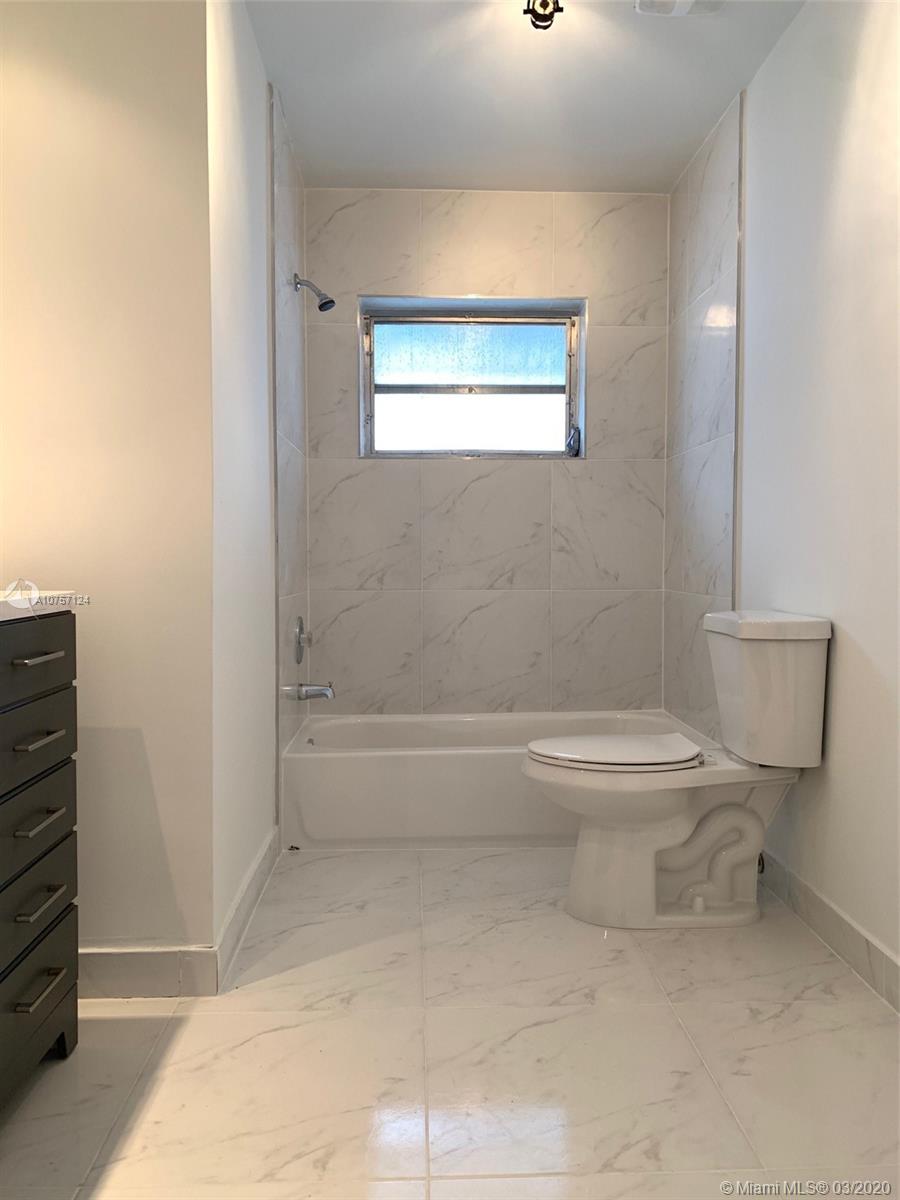 3331 West Park Road Hollywood, FL 33021 - Photo 6 of 10