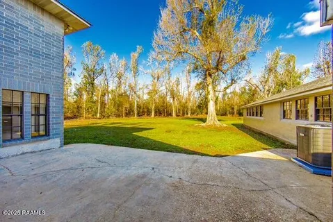 $495,000 | 4309 Bayouside Drive, Houma, LA 70363