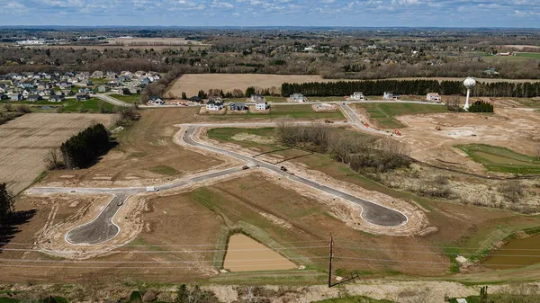 $174,990 | 633 Hawks Ridge Road, Unit LT5, Grafton, WI 53024