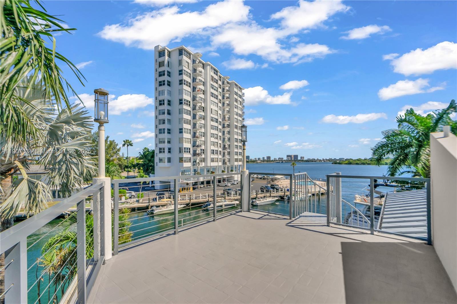 2089 Northeast 121st Road North Miami, FL 33181 - Photo 17 of 30