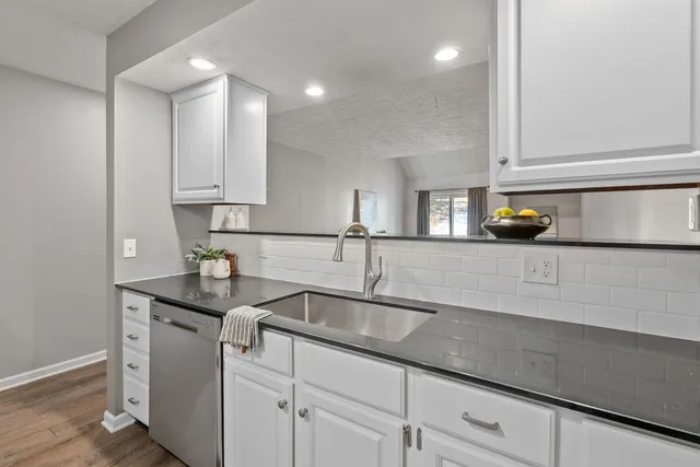 $170,000 | 3558 North Willow Court, Bettendorf, IA 52722