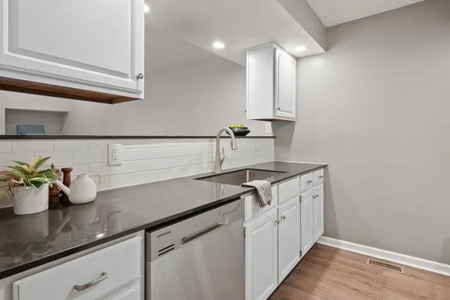 $170,000 | 3558 North Willow Court, Bettendorf, IA 52722