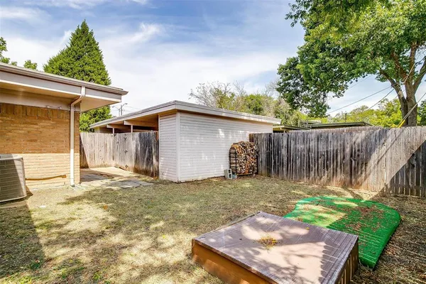 $1,900 | 13305 Southview Lane, Dallas, TX 75240