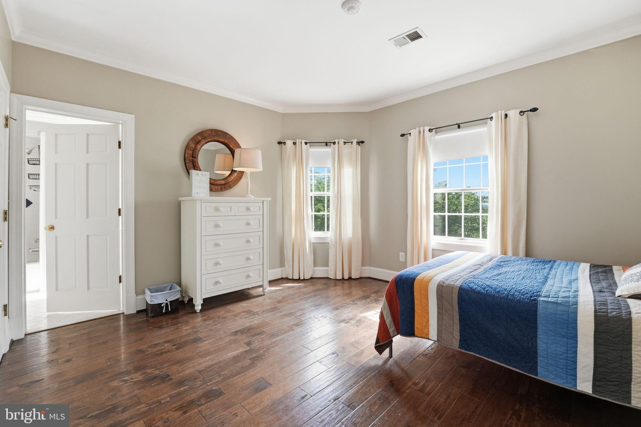 7724 Cannonball Gate Road Warrenton, VA 20186 - Photo 58 of 98 Upper Level
Bedroom