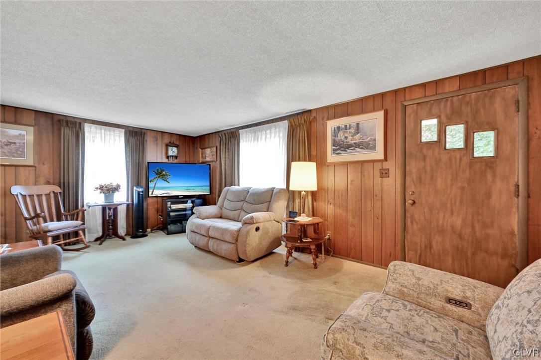 1069 Saucony Road Kutztown, PA 19530 - Photo 4 of 38 Gallery Image 4