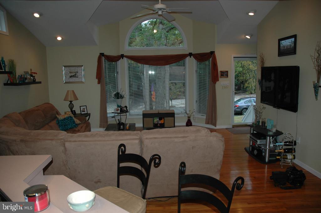 224 Sextant Road Manahawkin, NJ 08050 - Photo 13 of 35