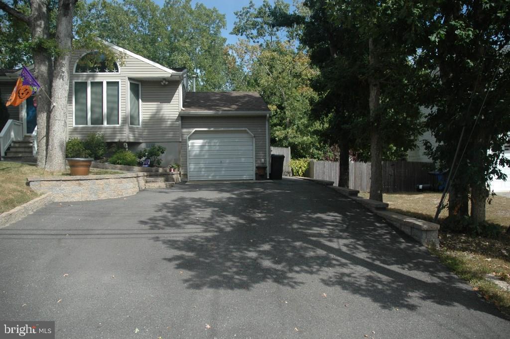 224 Sextant Road Manahawkin, NJ 08050 - Photo 3 of 35
