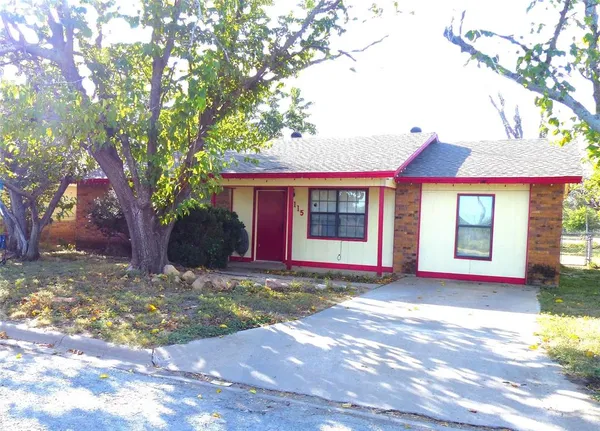 $122,500 | 115 South Street, Brady, TX 76825