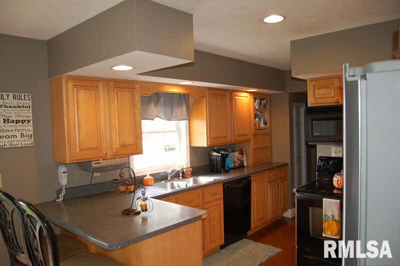 8123 Stonefort Road Creal Springs, IL 62922 - Photo 7 of 25 Gallery Image 7