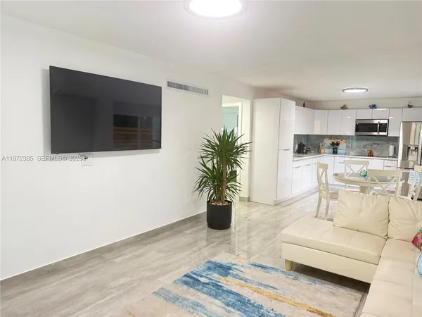 $3,500 | 60 Southeast Marlin Avenue, Unit 2, Key Largo, FL 33037