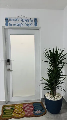 $3,500 | 60 Southeast Marlin Avenue, Unit 2, Key Largo, FL 33037