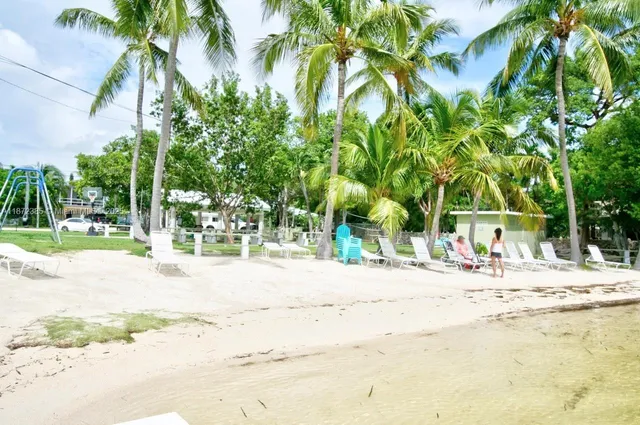 $3,500 | 60 Southeast Marlin Avenue, Unit 2, Key Largo, FL 33037