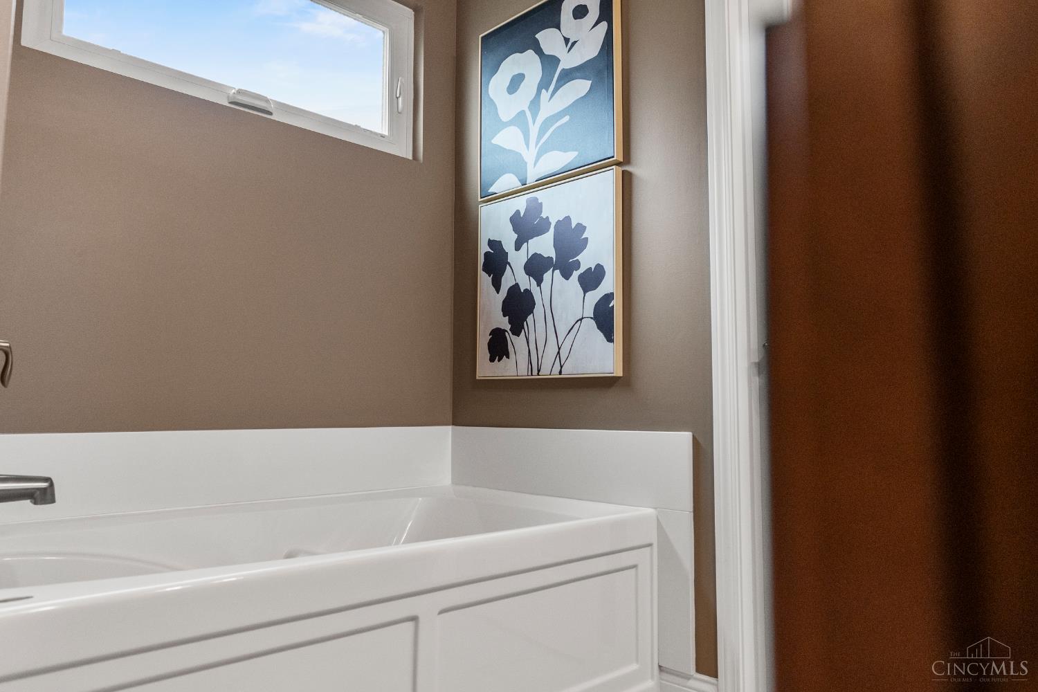 682 Hyacinth Road Cincinnati, OH 45245 - Photo 47 of 67 Gallery Image 47