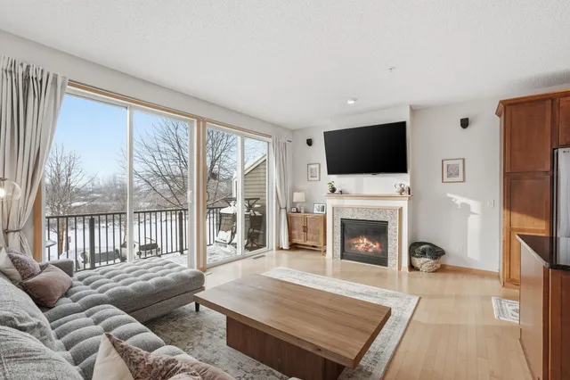 $300,000 | 4605 Victor Path, Unit 1, Hugo, MN 55038