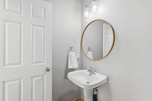 $300,000 | 4605 Victor Path, Unit 1, Hugo, MN 55038