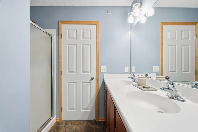 $300,000 | 4605 Victor Path, Unit 1, Hugo, MN 55038