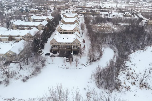 $300,000 | 4605 Victor Path, Unit 1, Hugo, MN 55038