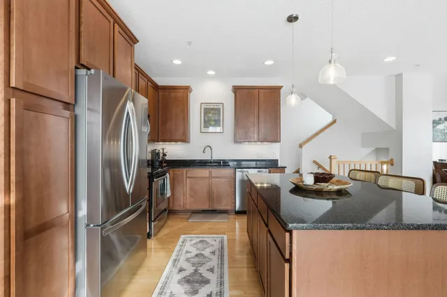 $300,000 | 4605 Victor Path, Unit 1, Hugo, MN 55038