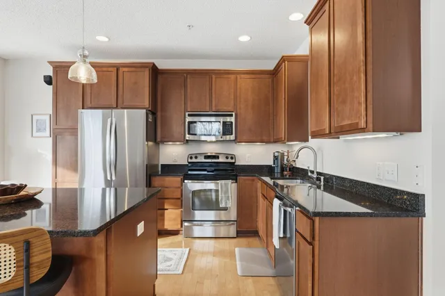 $300,000 | 4605 Victor Path, Unit 1, Hugo, MN 55038