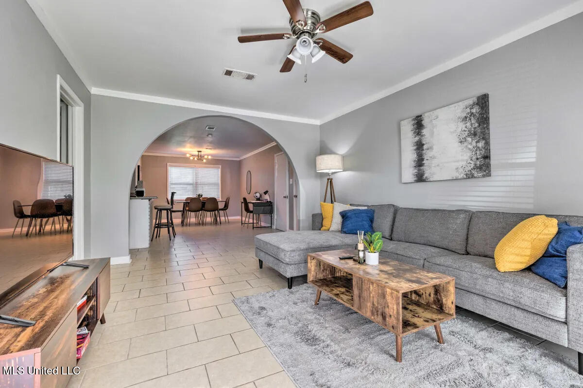 103 Grand Teton Avenue Ocean Springs, MS 39564 - Photo 2 of 18 Entry View