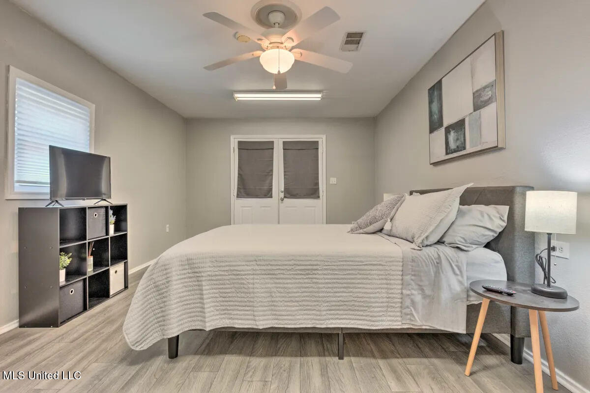 103 Grand Teton Avenue Ocean Springs, MS 39564 - Photo 7 of 18 Bedroom off Living Room (flex space)