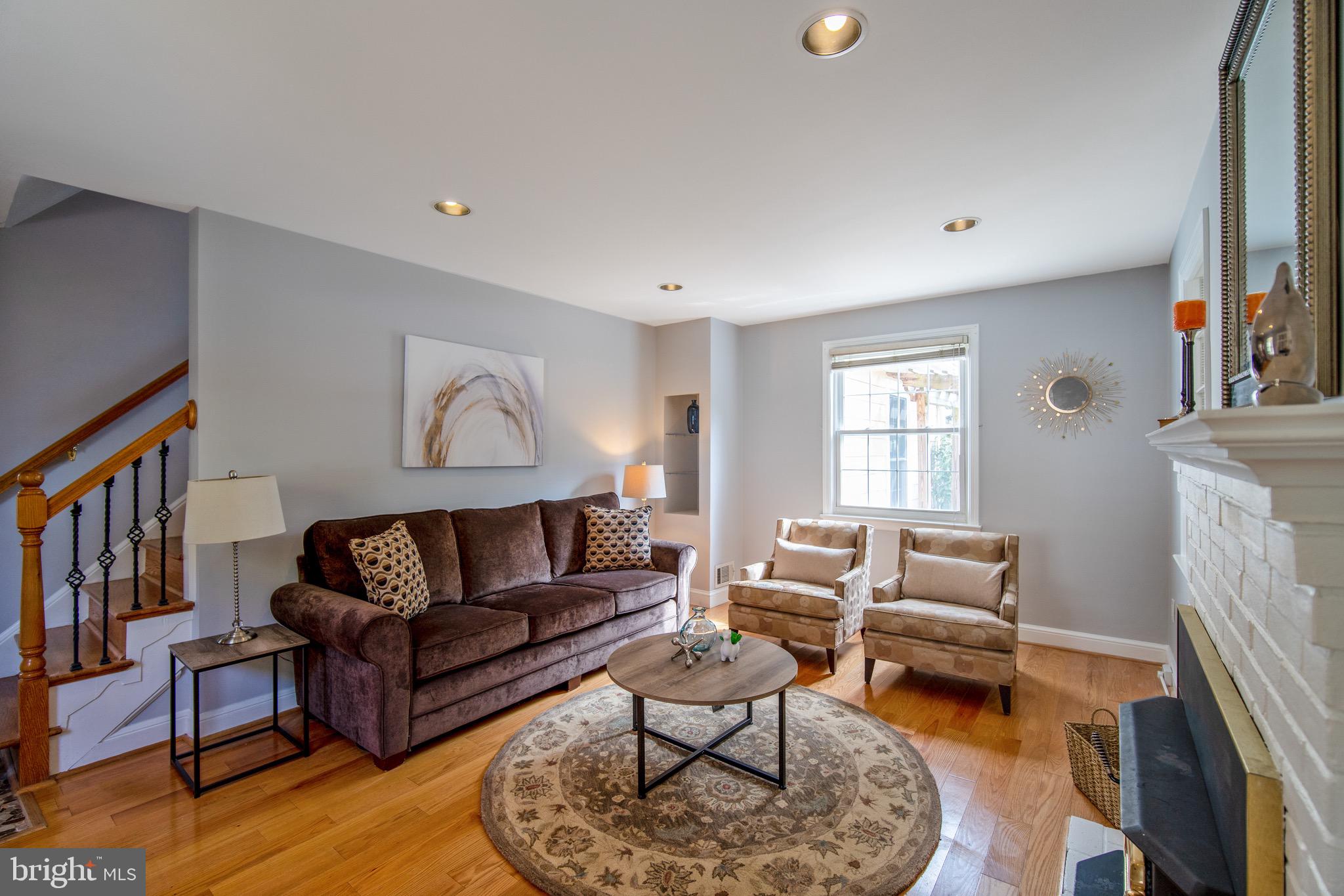 2106 Dayton Street Silver Spring, MD 20902 - Photo 5 of 28 Living Room