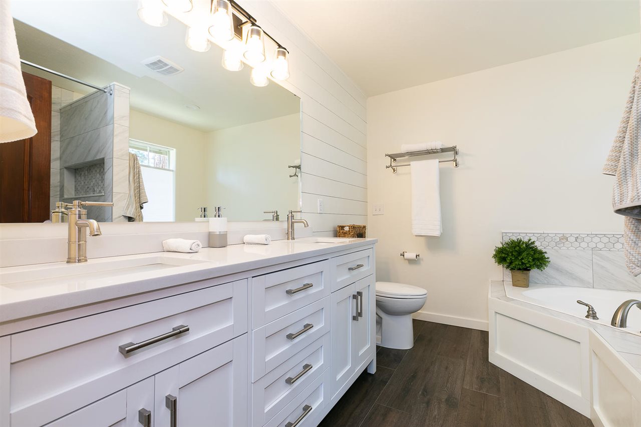 10525 Red Fir Road Truckee, CA 96161 - Photo 13 of 21 Gallery Image 13