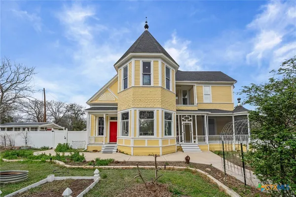 $445,000 | 300 Estelle Rice Street, Moody, TX 76557