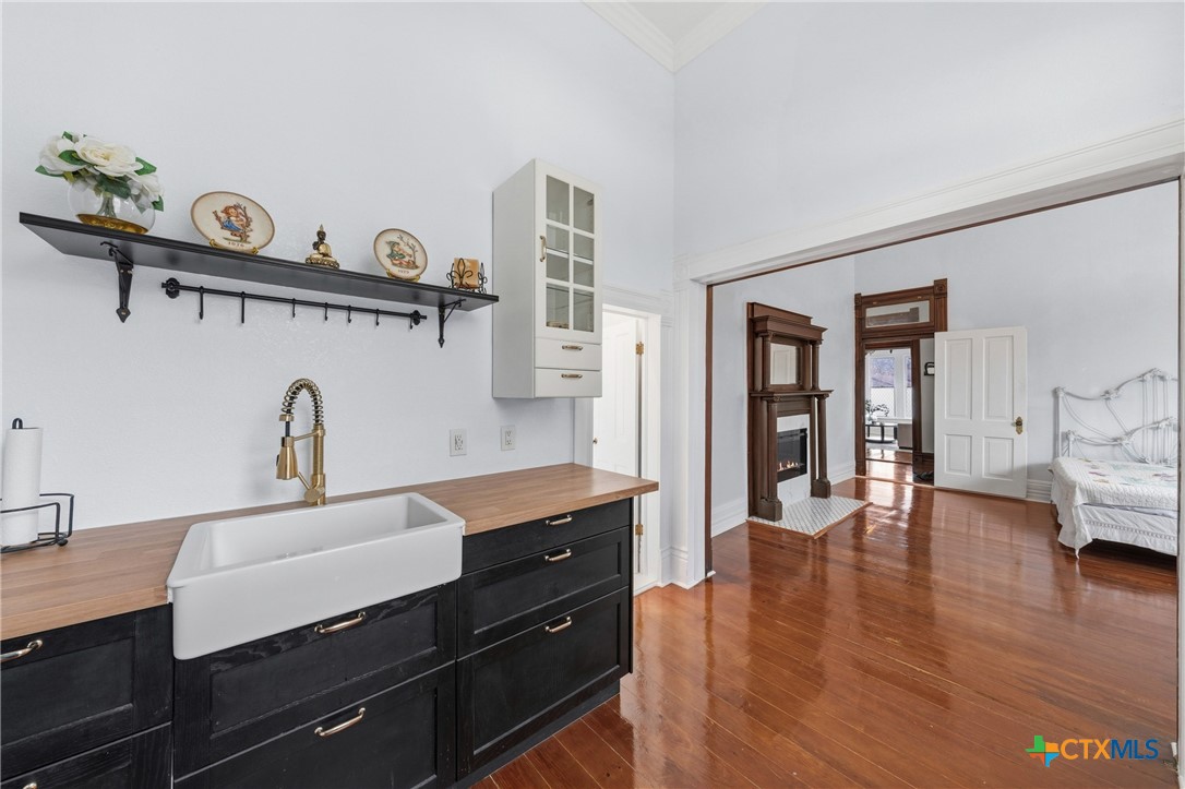 300 Estelle Rice Street Moody, TX 76557 - Photo 26 of 48 a spacious bathroom with a sink and a mirror