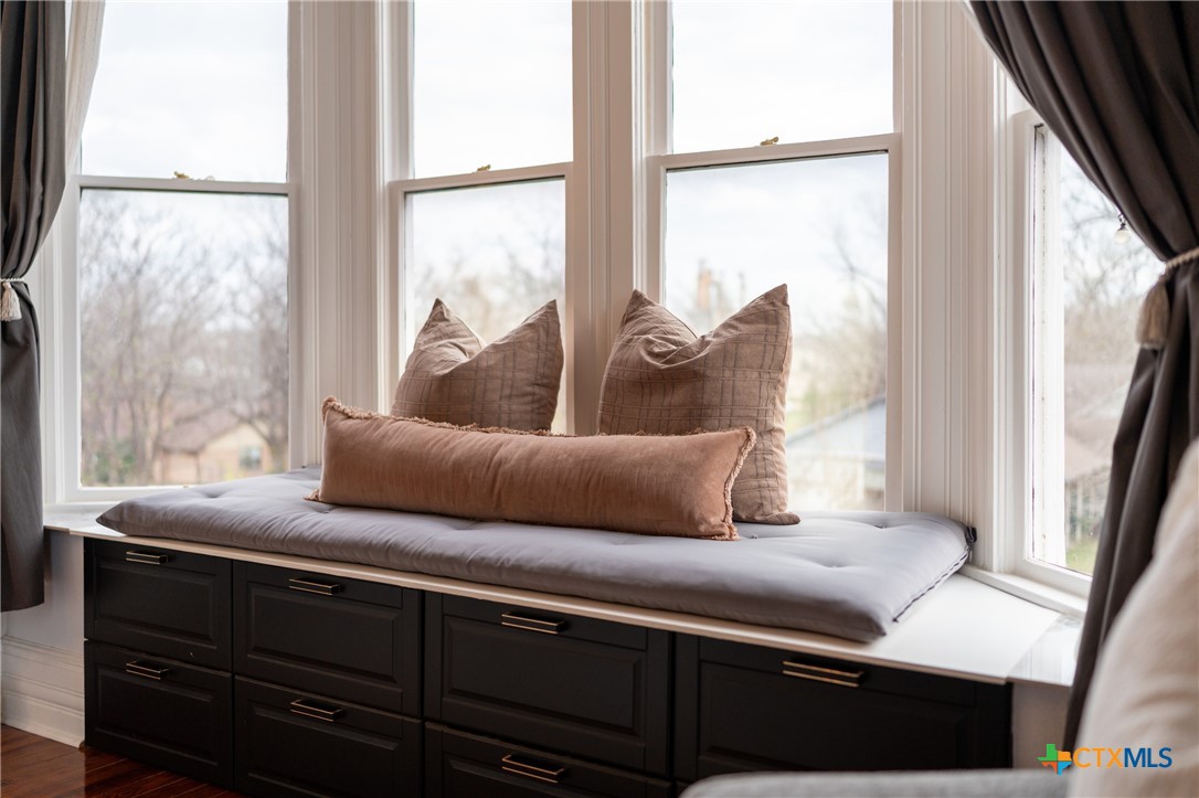 300 Estelle Rice Street Moody, TX 76557 - Photo 32 of 48 a living room with furniture and a window