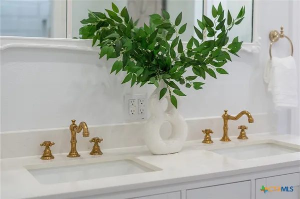 $445,000 | 300 Estelle Rice Street, Moody, TX 76557