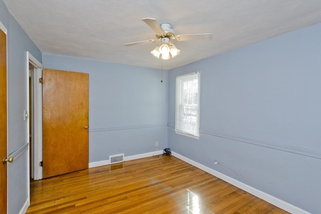 72 Kipling Street Springfield, MA 01118 - Photo 20 of 37
